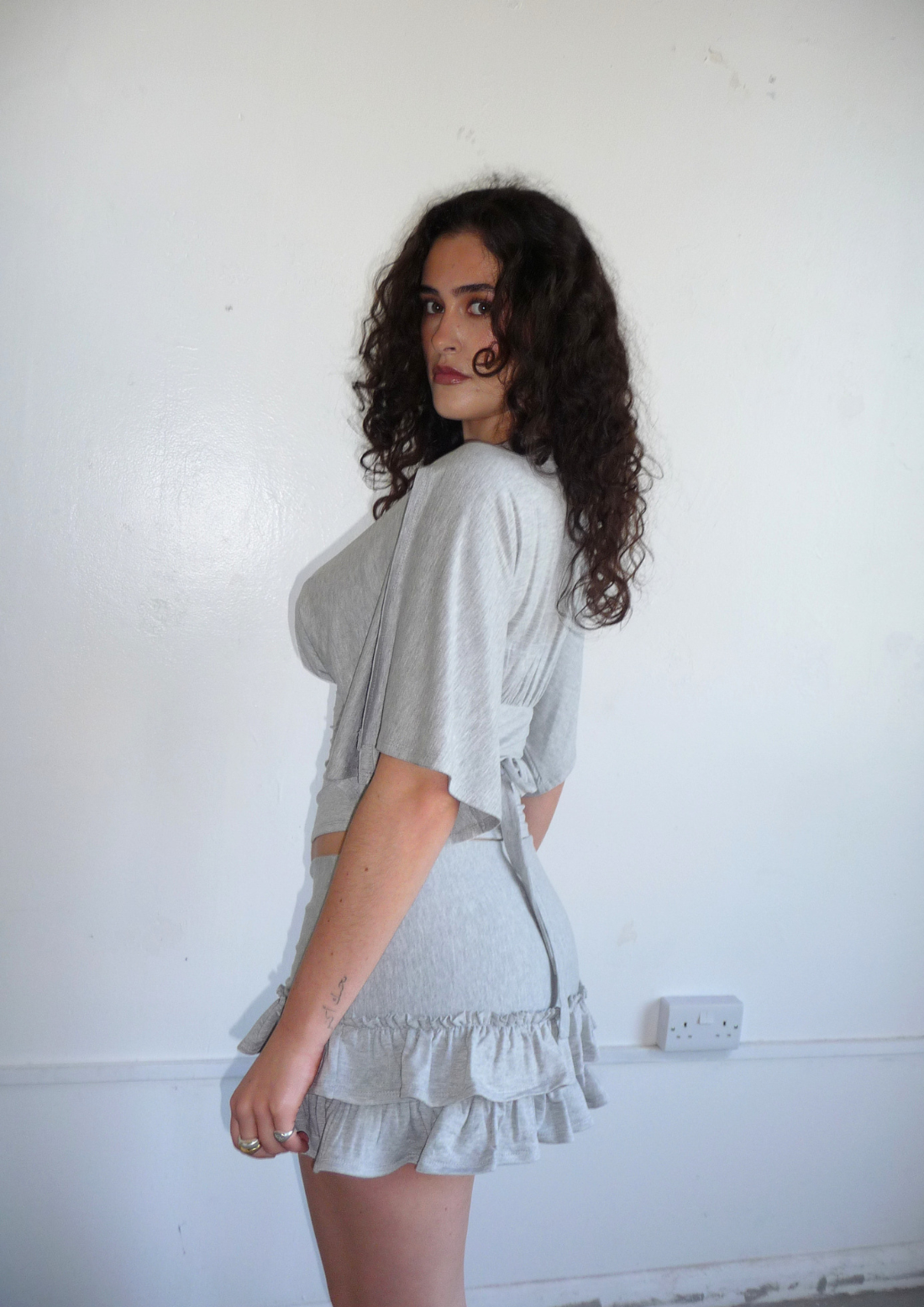 The Yasmin plunge split sleeve top in Grey