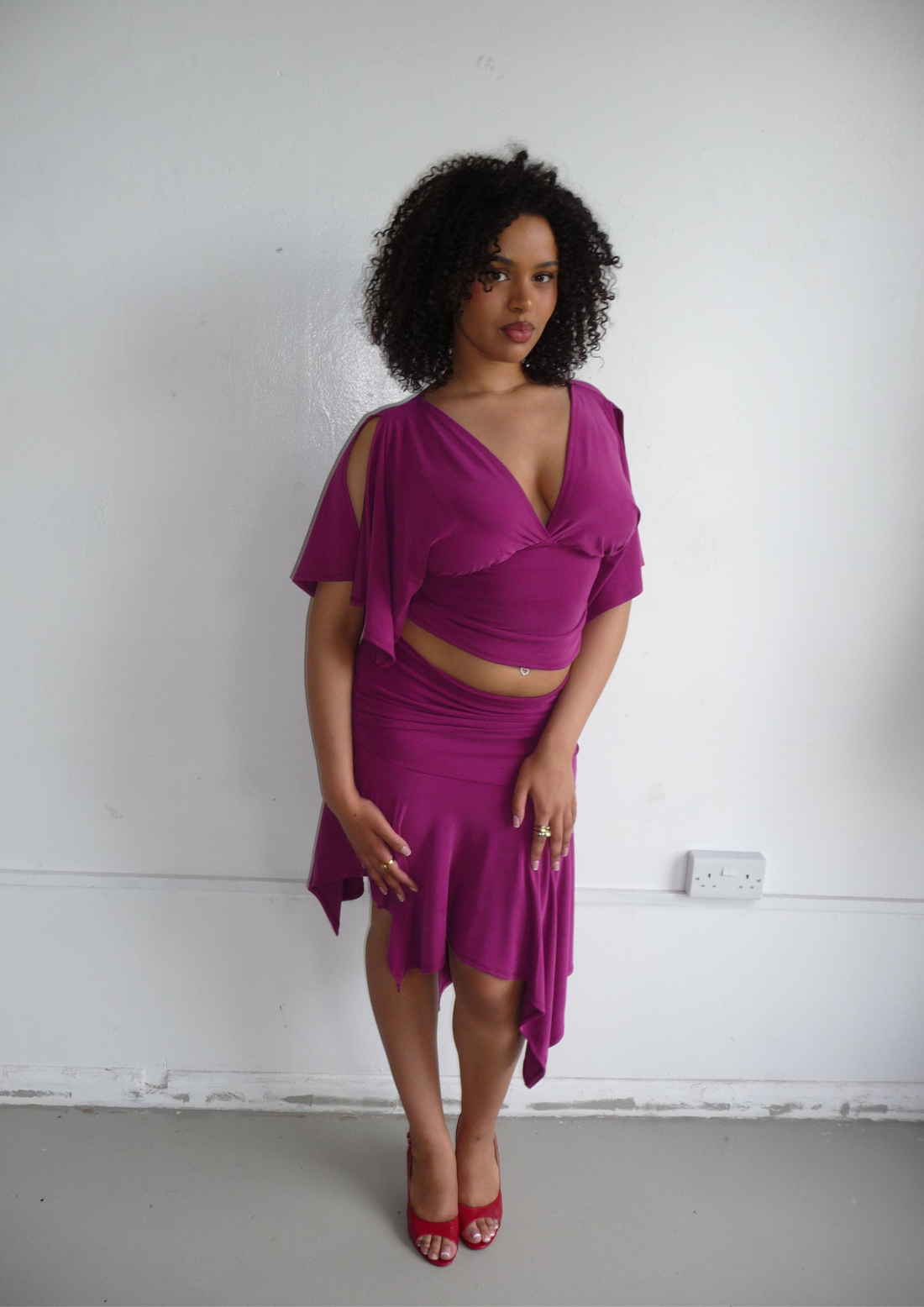 The Yasmin plunge split sleeve top in Raspberry ripple modal
