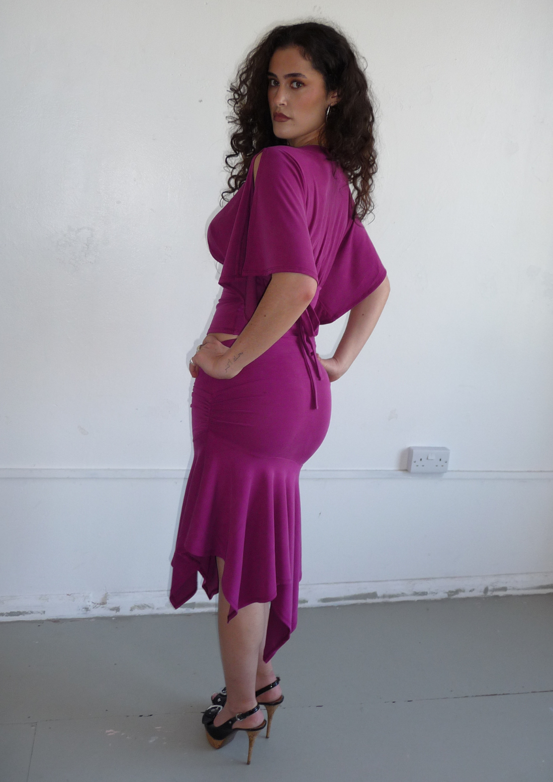 The Yasmin plunge split sleeve top in Raspberry ripple modal