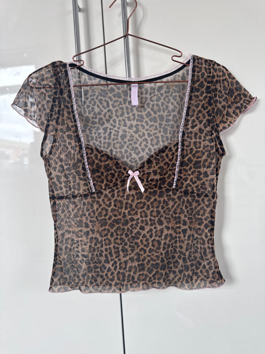 Cap sleeve leopard top sample size 10