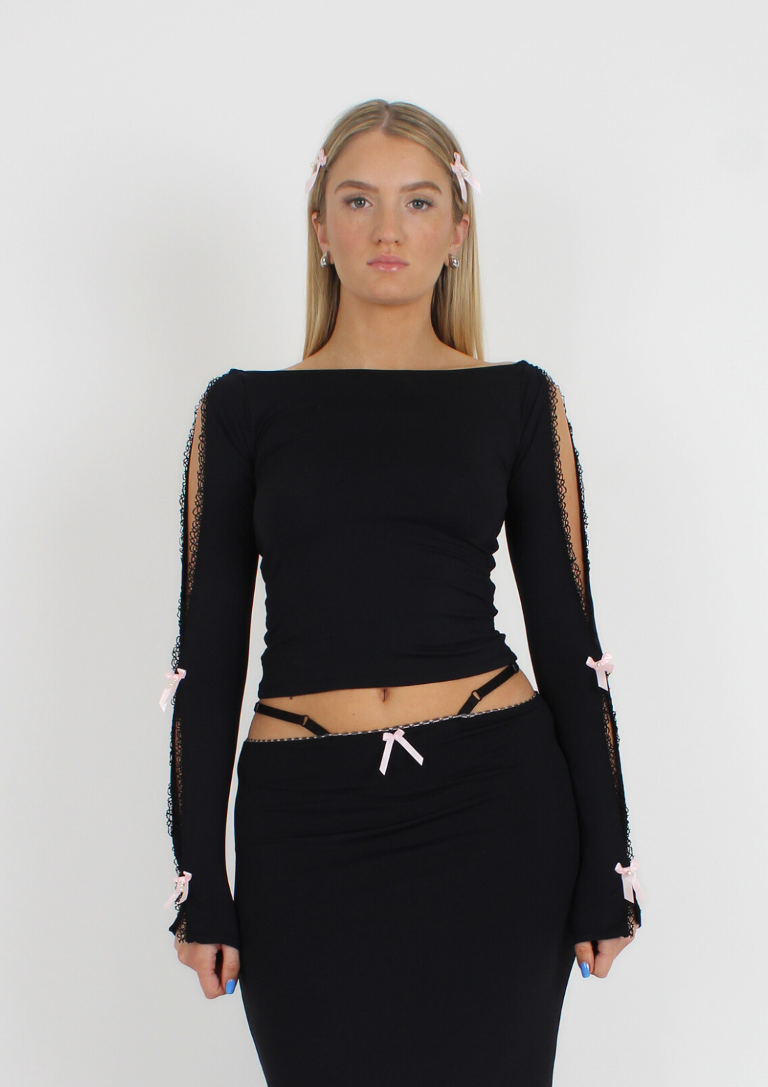 Split Sleeve Top With Bow Detail In Black