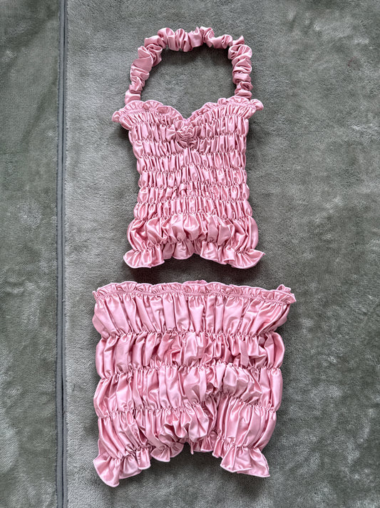 The scrunchie set sample in pink size 8 both
